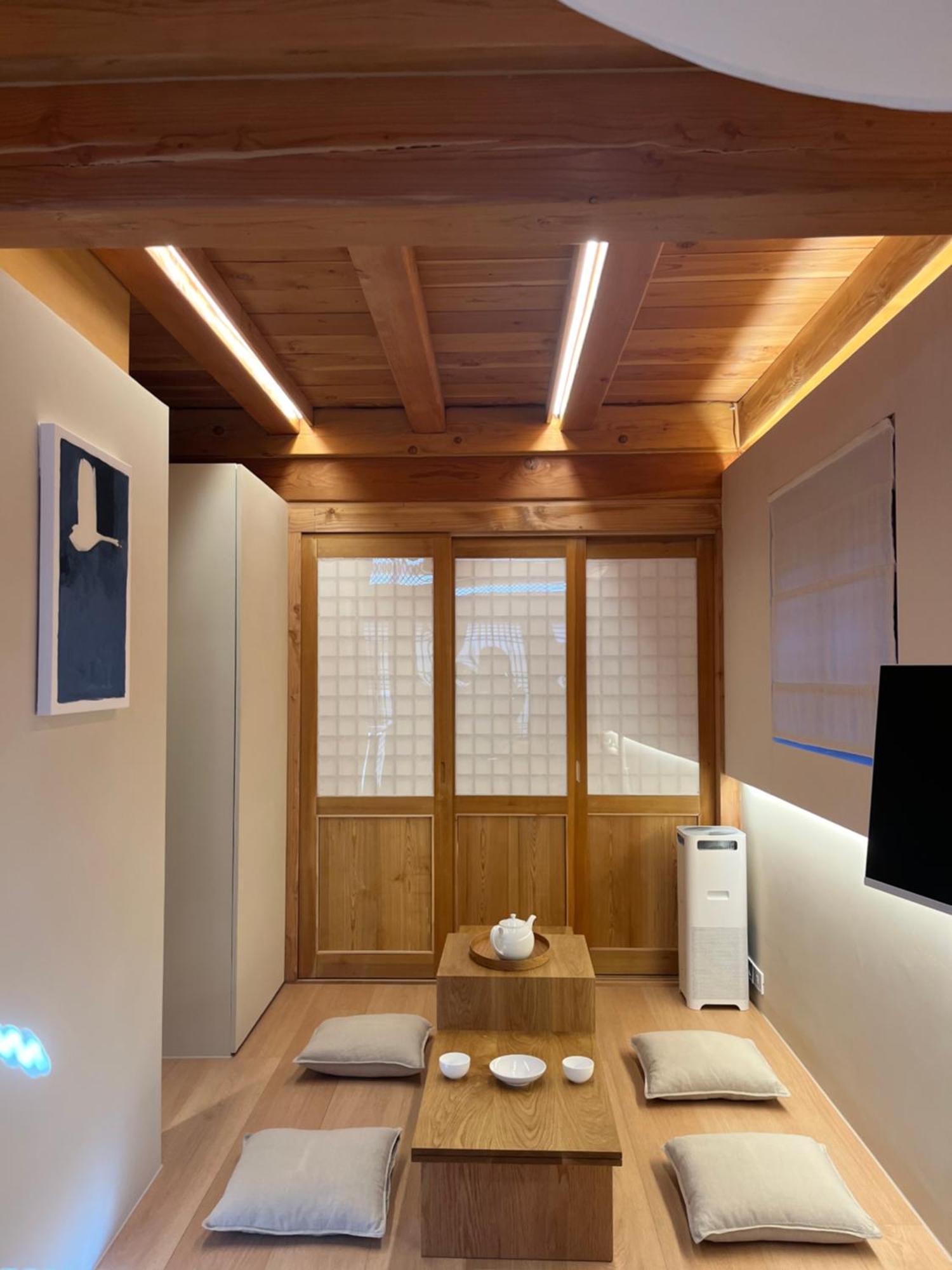 The Korean Traditional Hanok In Downtown Seoul For Convenient Public Transportation - Seoul Ari Экстерьер фото