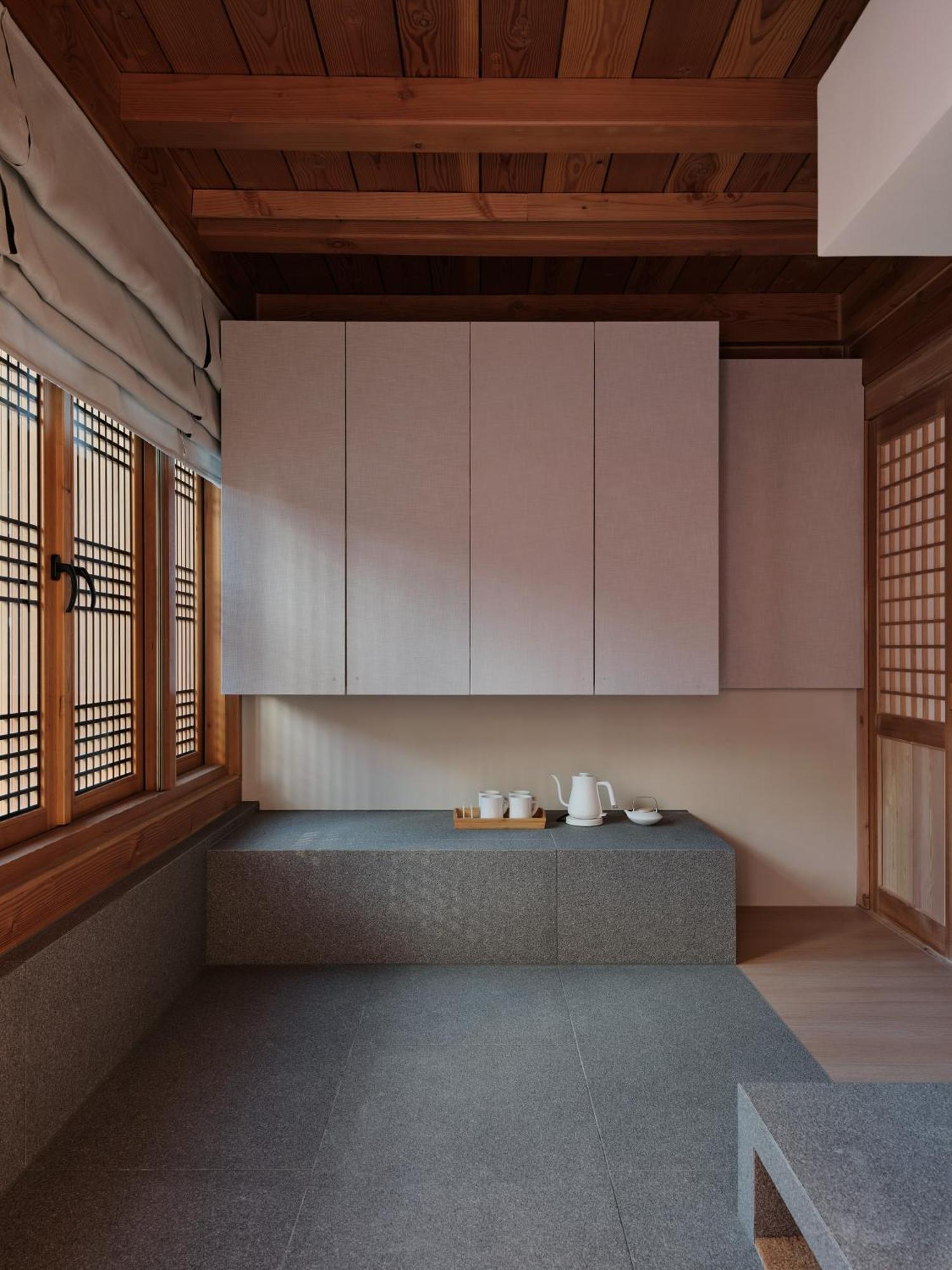 The Korean Traditional Hanok In Downtown Seoul For Convenient Public Transportation - Seoul Ari Экстерьер фото