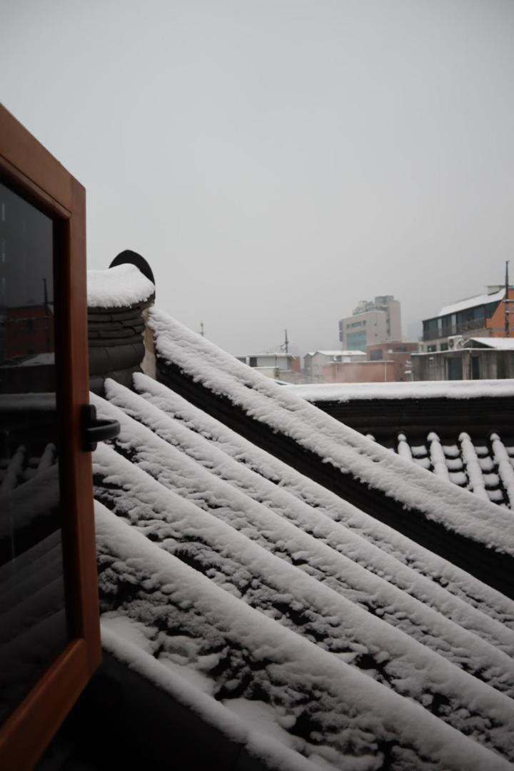 The Korean Traditional Hanok In Downtown Seoul For Convenient Public Transportation - Seoul Ari Экстерьер фото